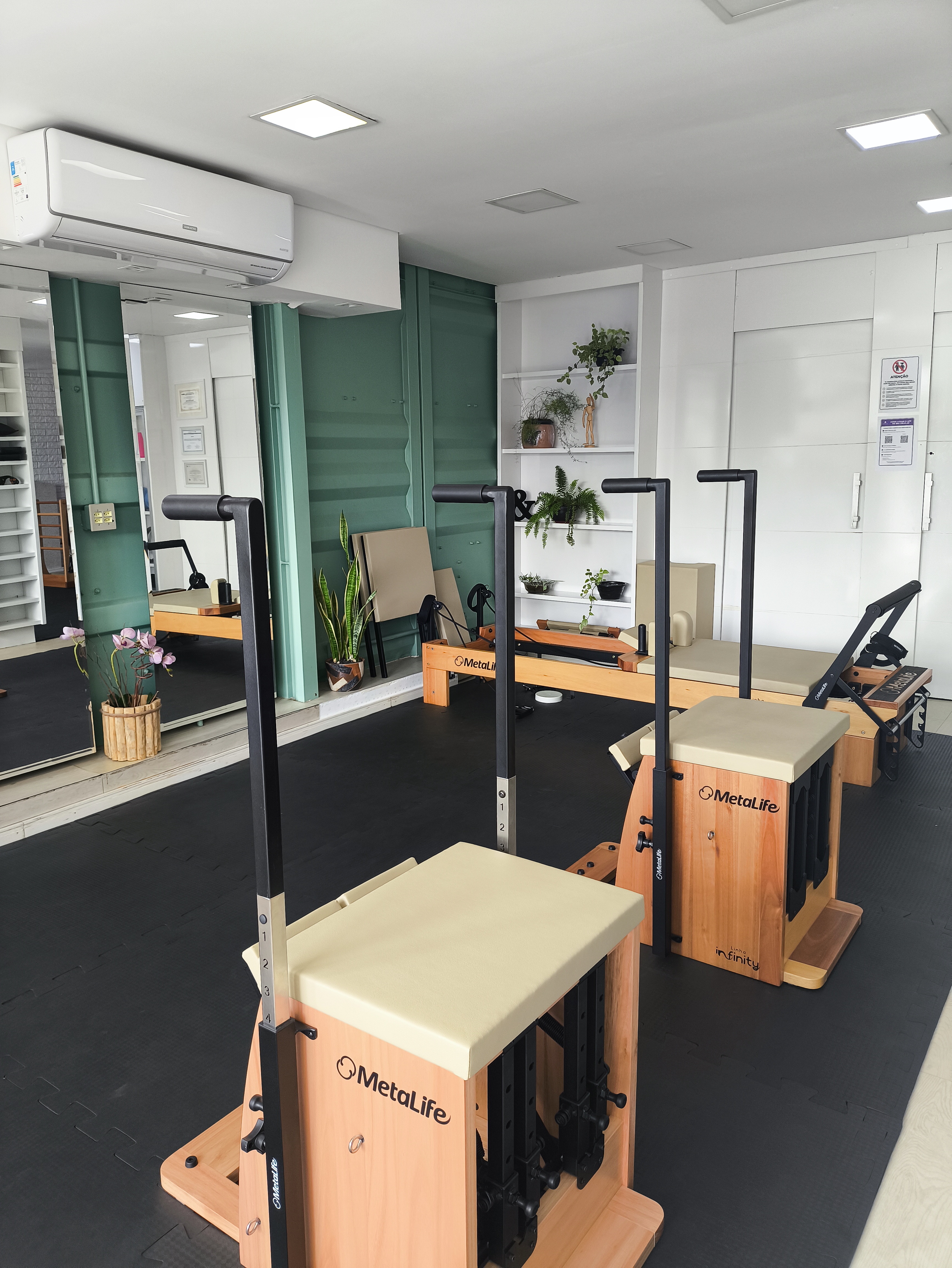 Sala de pilates clínico do Vitta Sul Pilates com equipamentos MetaLife